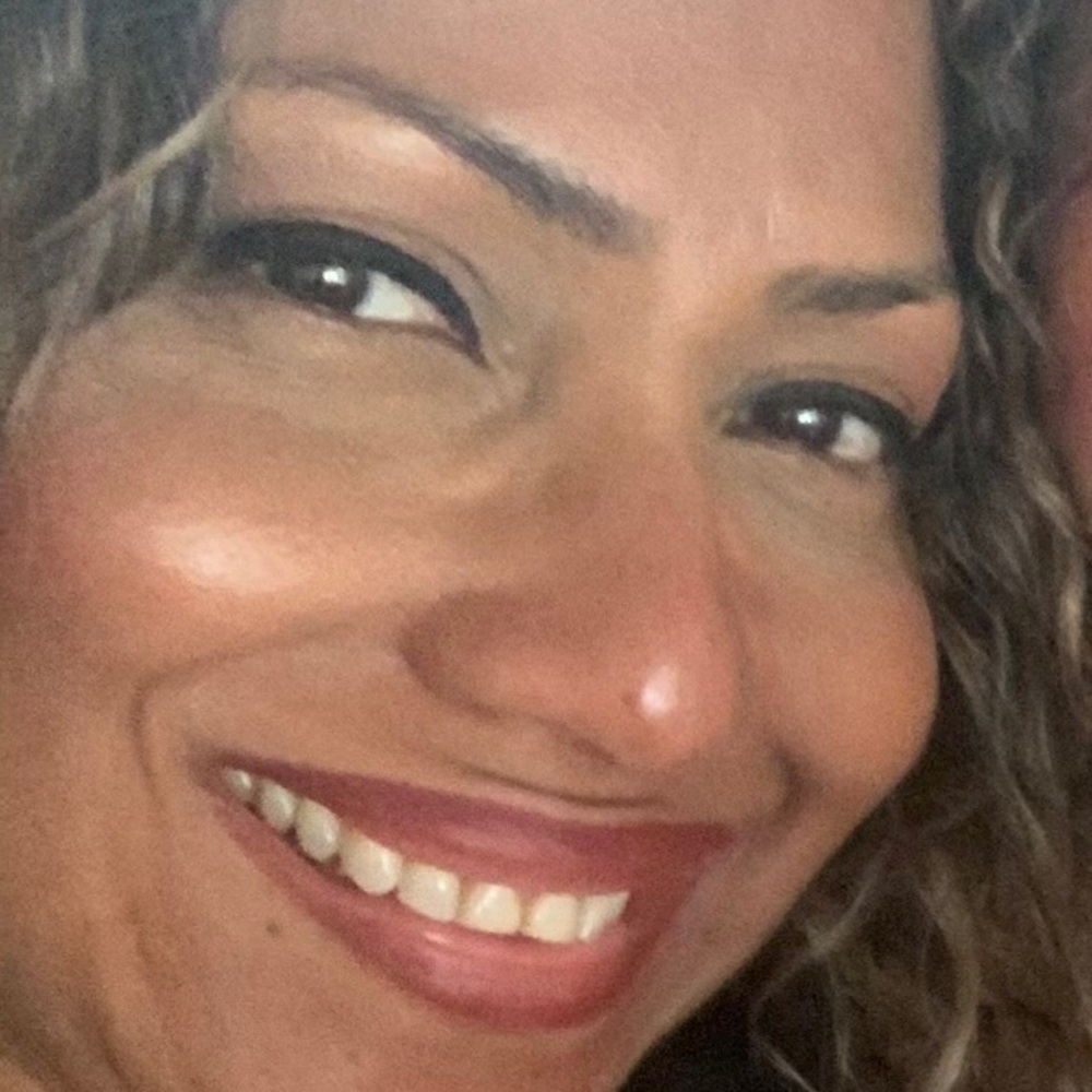 Meet your Posher, Dominique